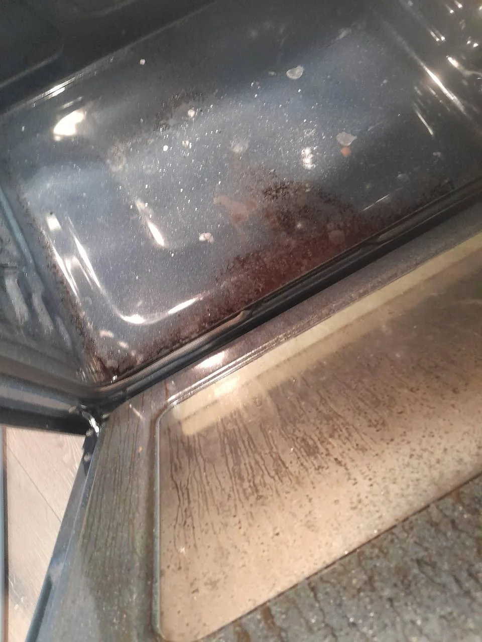 An oven deep cleaned by the Nexo Cleaning Services team