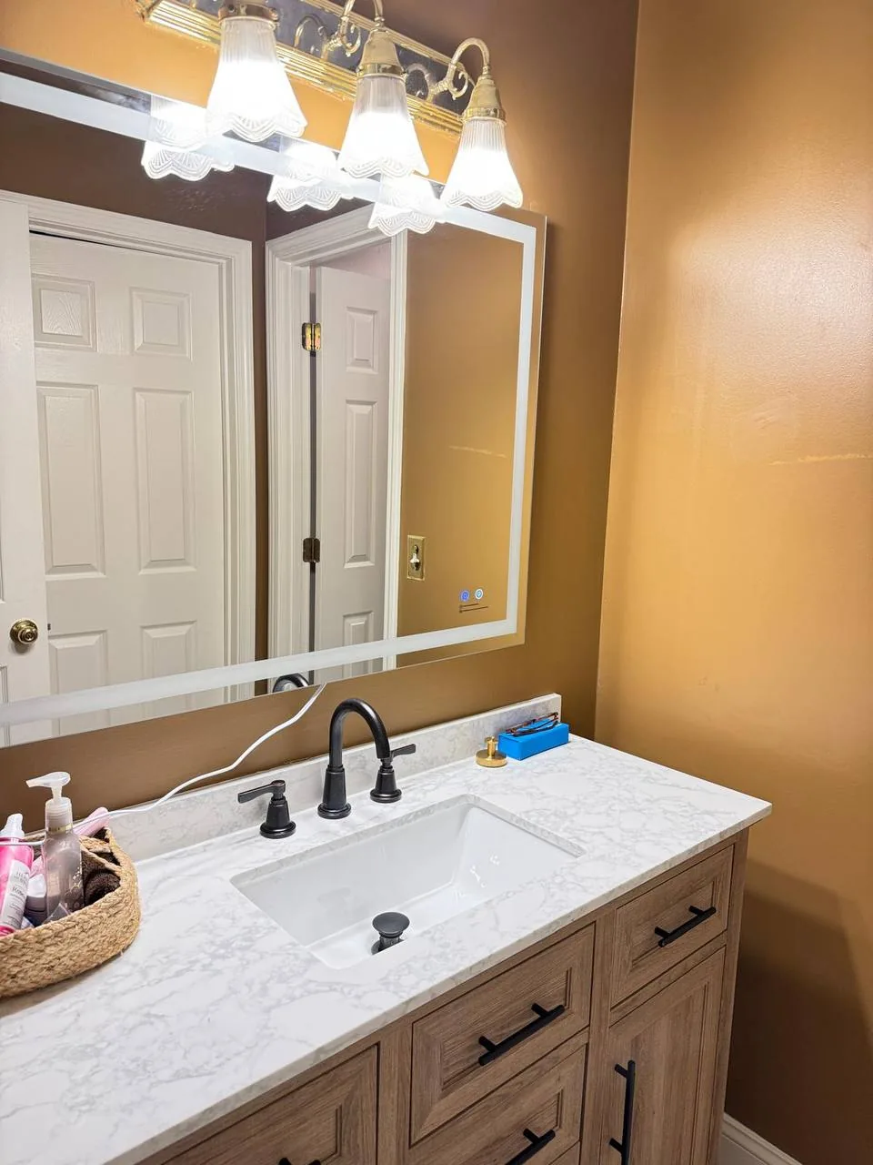 A bathroom cleaned and sanitized by the Nexo Cleaning Services team