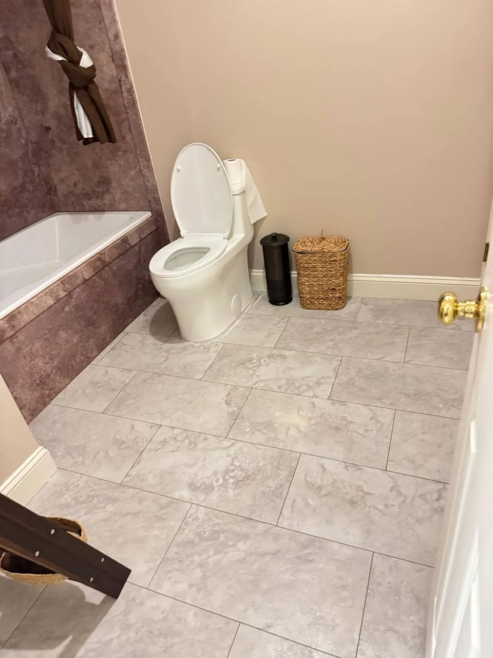 A bathroom cleaned and sanitized by the Nexo Cleaning Services team